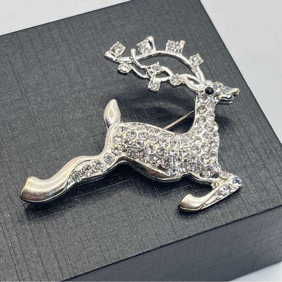 Crystal Encrusted Holiday Reindeer Brooch Pin Silver Tone 2" - Picture 1 of 6